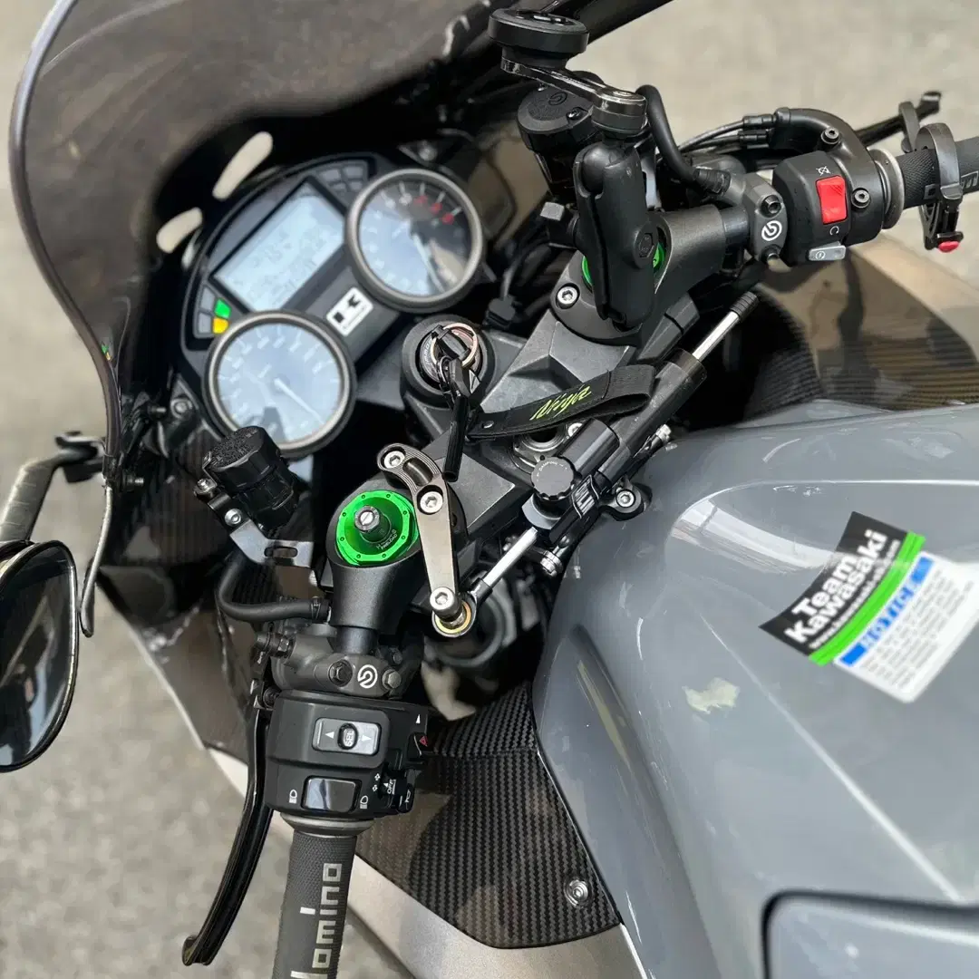 21년식 가와사키 zzr1400 zx14r 아크라포빅듀얼 블박2채널