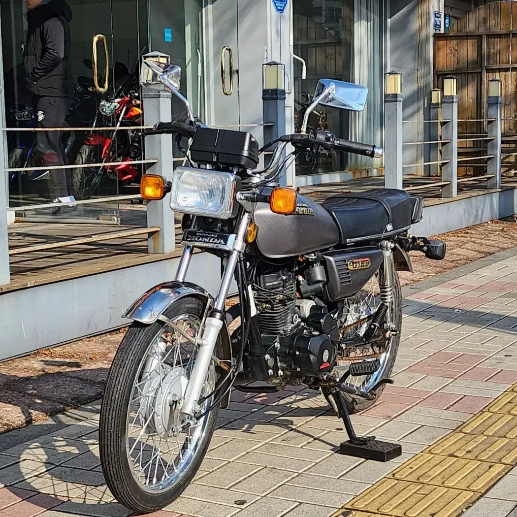 2021년식 혼다 CG125 무사고 깔끔한차량 판매합니다.