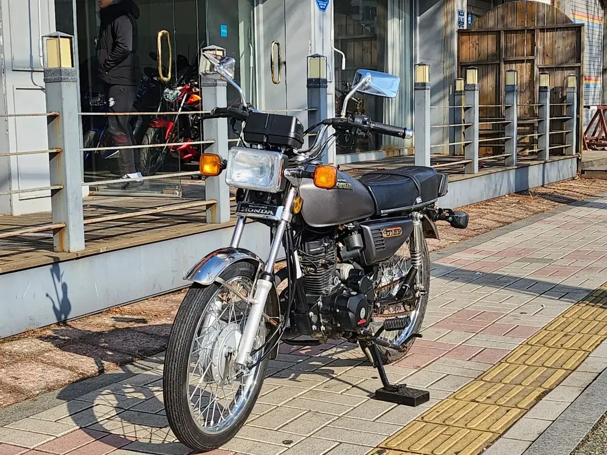 2021년식 혼다 CG125 무사고 깔끔한차량 판매합니다.