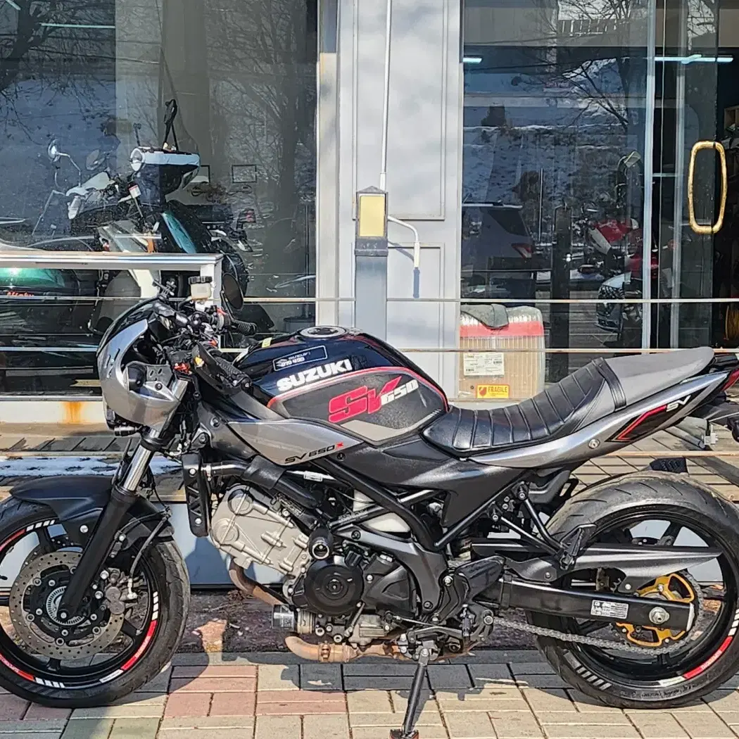 2018년식 스즈끼 SV650X 2채널블랙박스 관리잘된 바이크 판매합니다