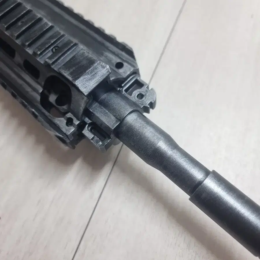 아카데미 HK416 STD 배터리화 및 웨더링버전 판매합니다.