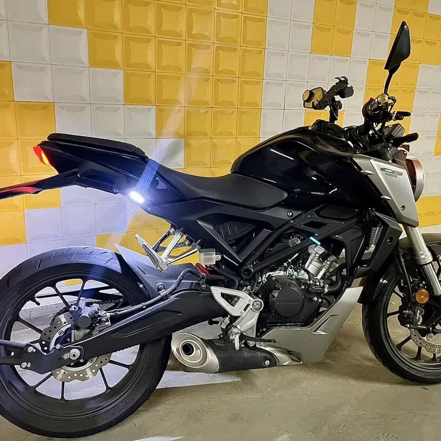 Cb125r ABS 20년식 9천키로대