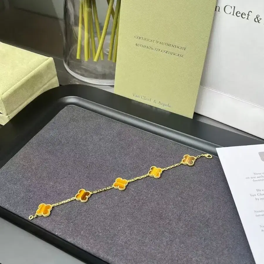 Van Cleef & Arpels네잎 클롭 펜던트 가지각색 팔찌18cm