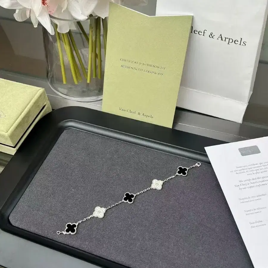 Van Cleef & Arpels네잎 클롭 펜던트 가지각색 팔찌18cm