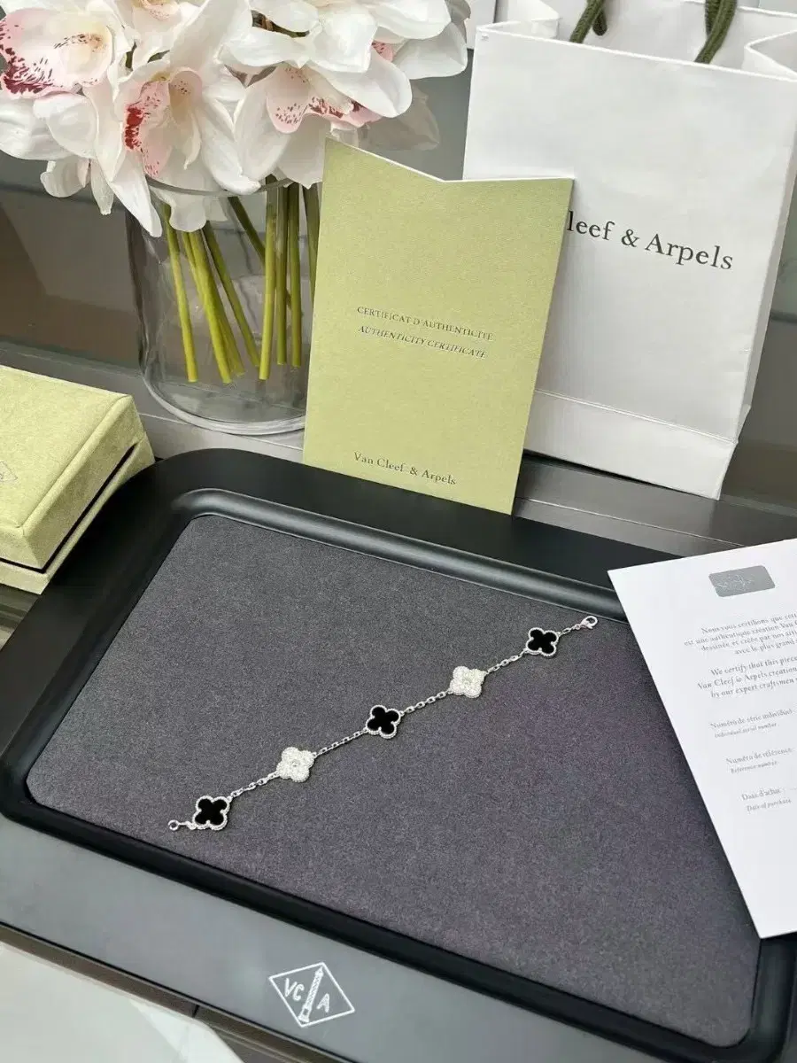 Van Cleef & Arpels네잎 클롭 펜던트 가지각색 팔찌18cm