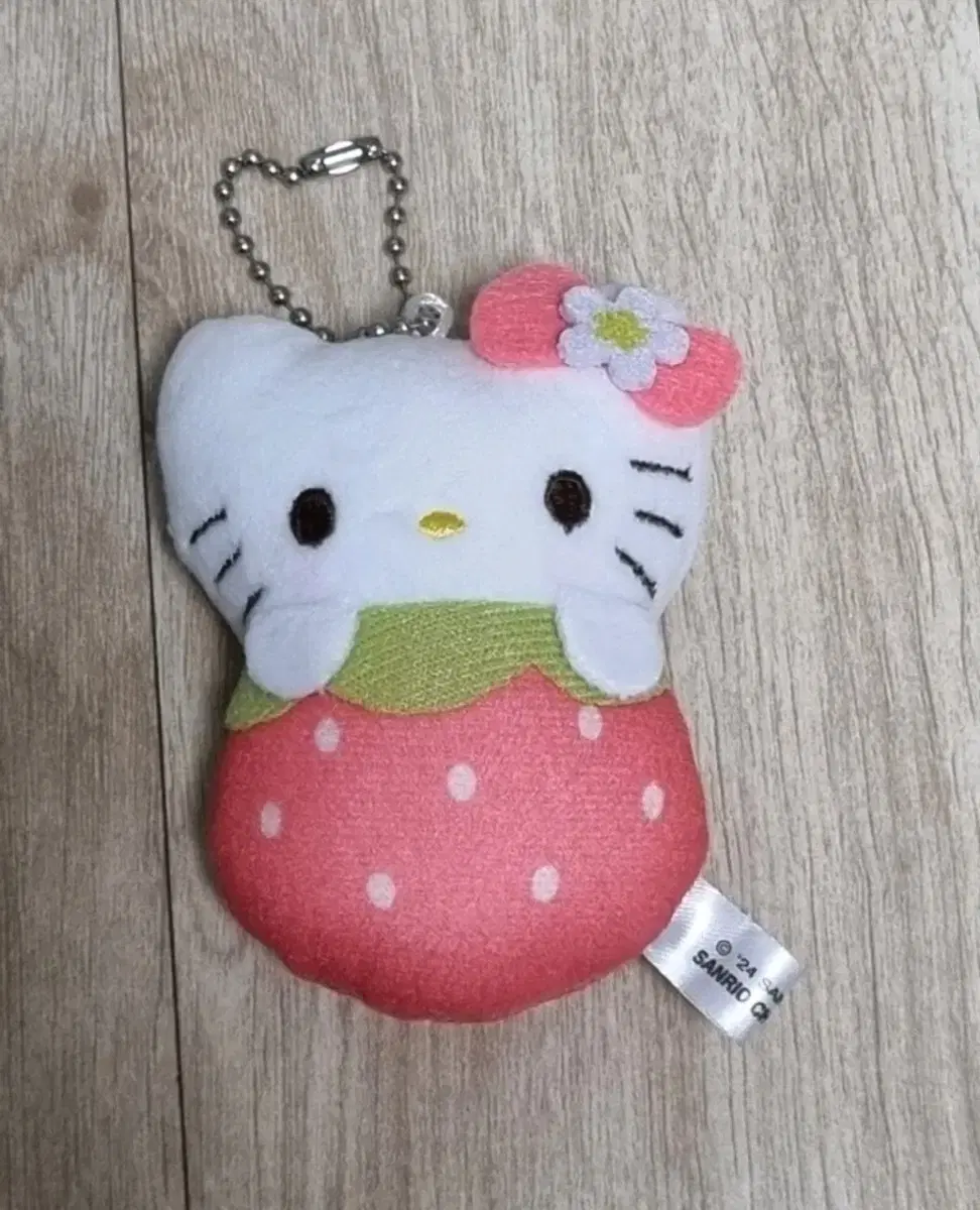 Fruit Strawberry Kitty Gachakirin