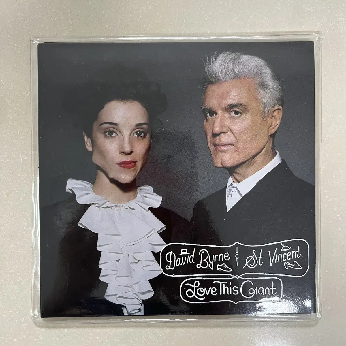 David Byrne & St. Vincent - Love This Giant