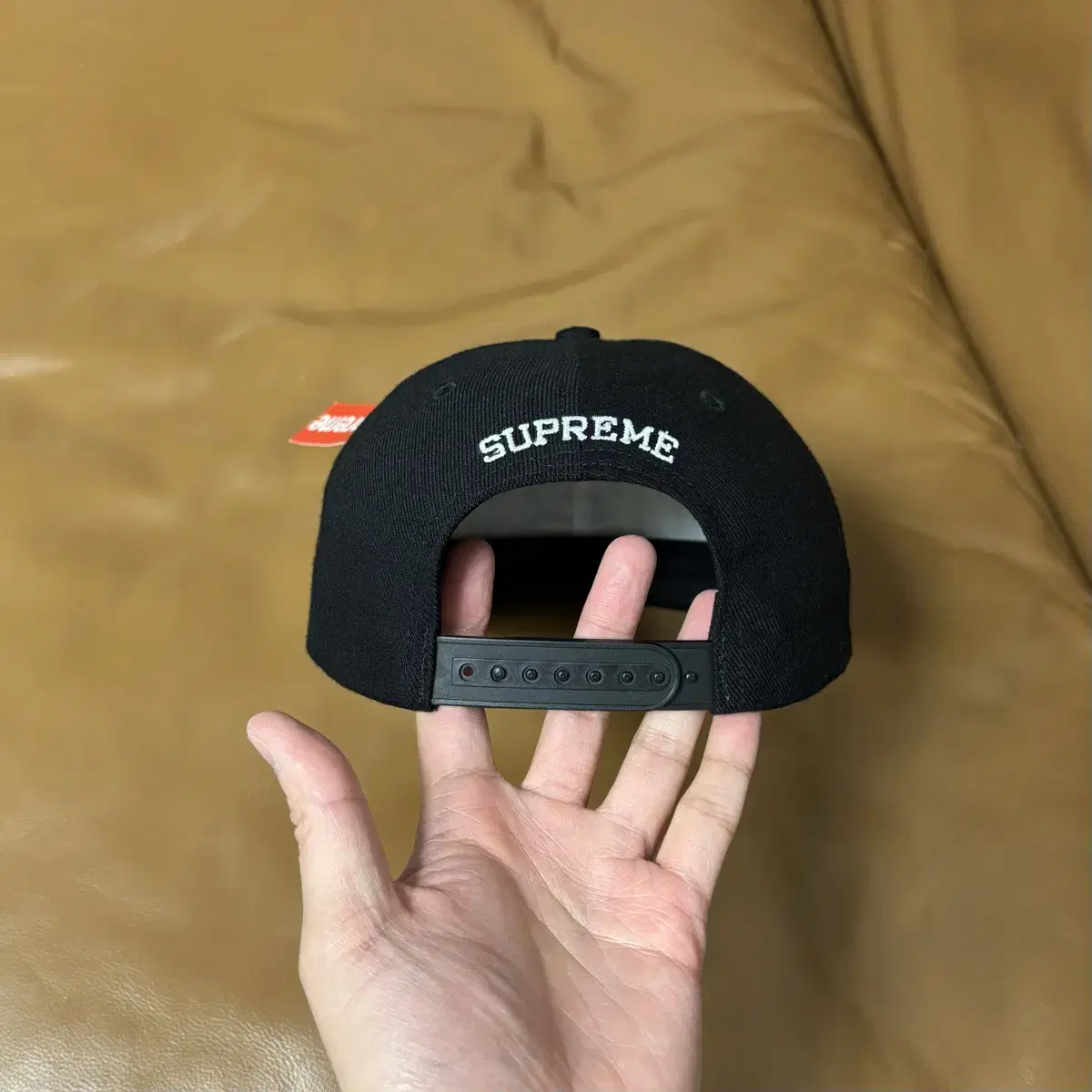 Supreme 슈프림 블랙 6패널 볼캡 모자 (Washed Black)