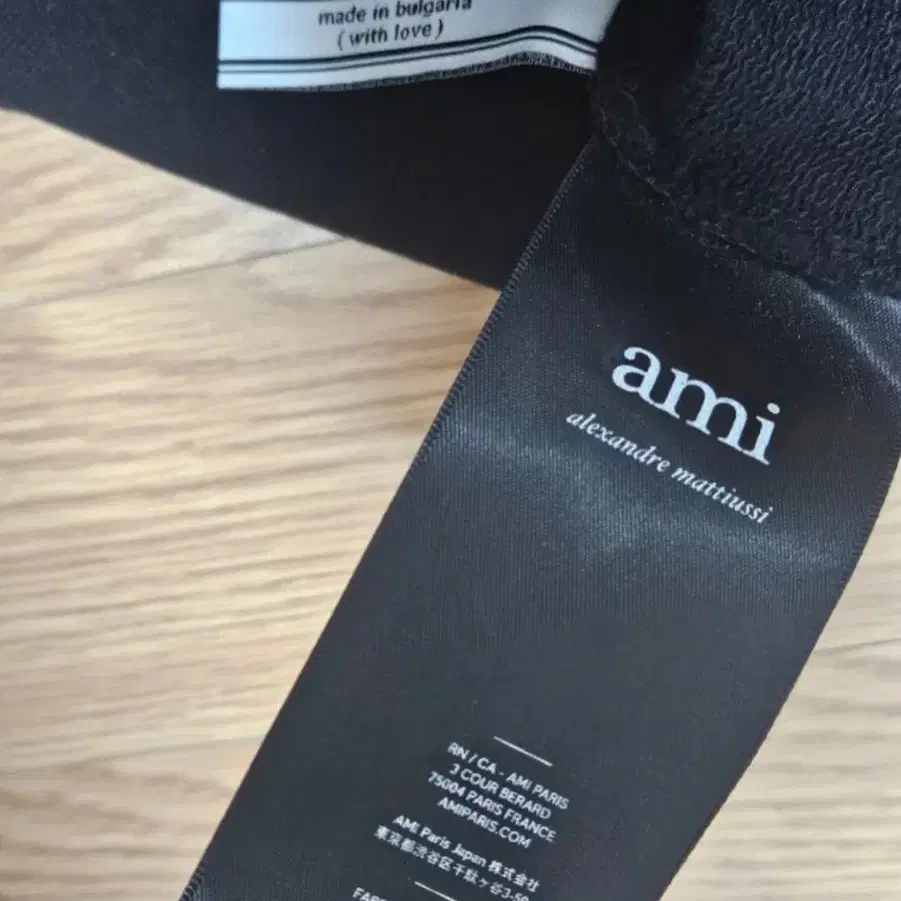 ami paris 20ss 스티치 로고 맨투맨