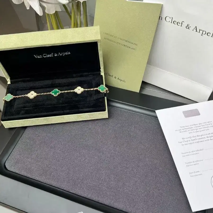 Van Cleef & Arpels네잎 클롭 펜던트 팔찌18cm