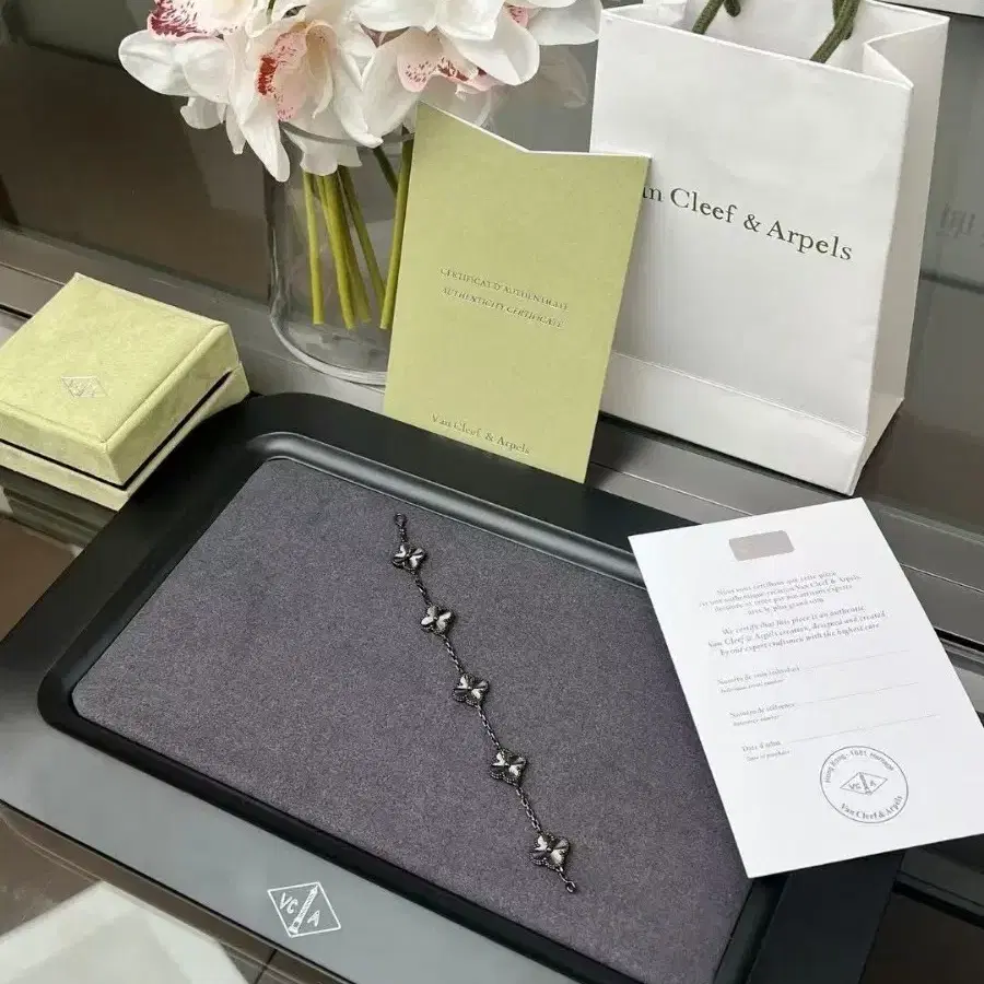 Van Cleef & Arpels네잎 클롭 펜던트 팔찌18cm