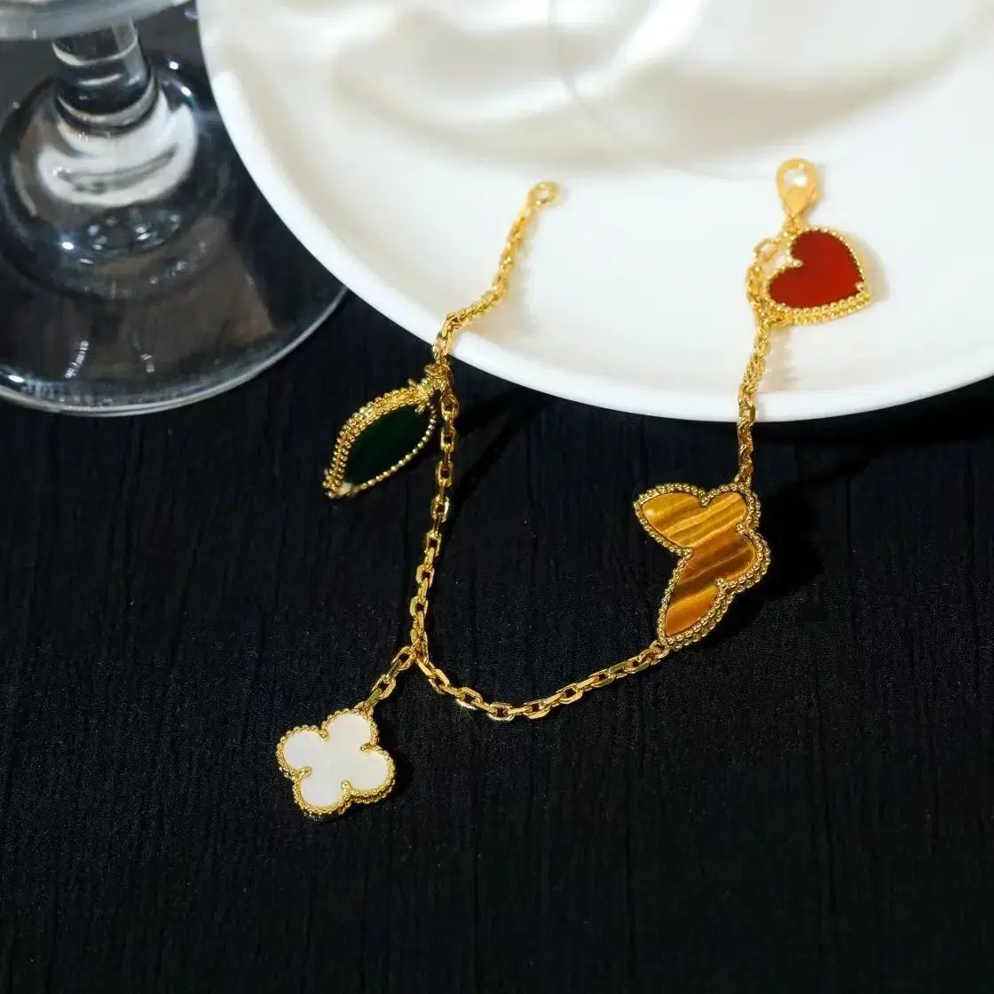 Van Cleef & Arpels한정 나비 펜던트 팔찌18cm