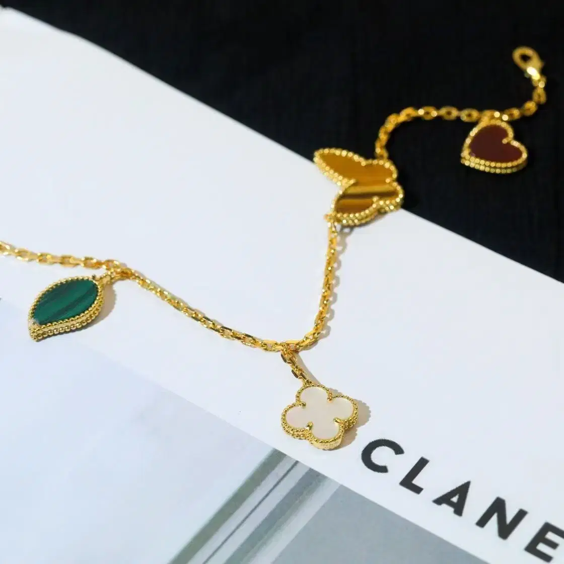 Van Cleef & Arpels한정 나비 펜던트 팔찌18cm