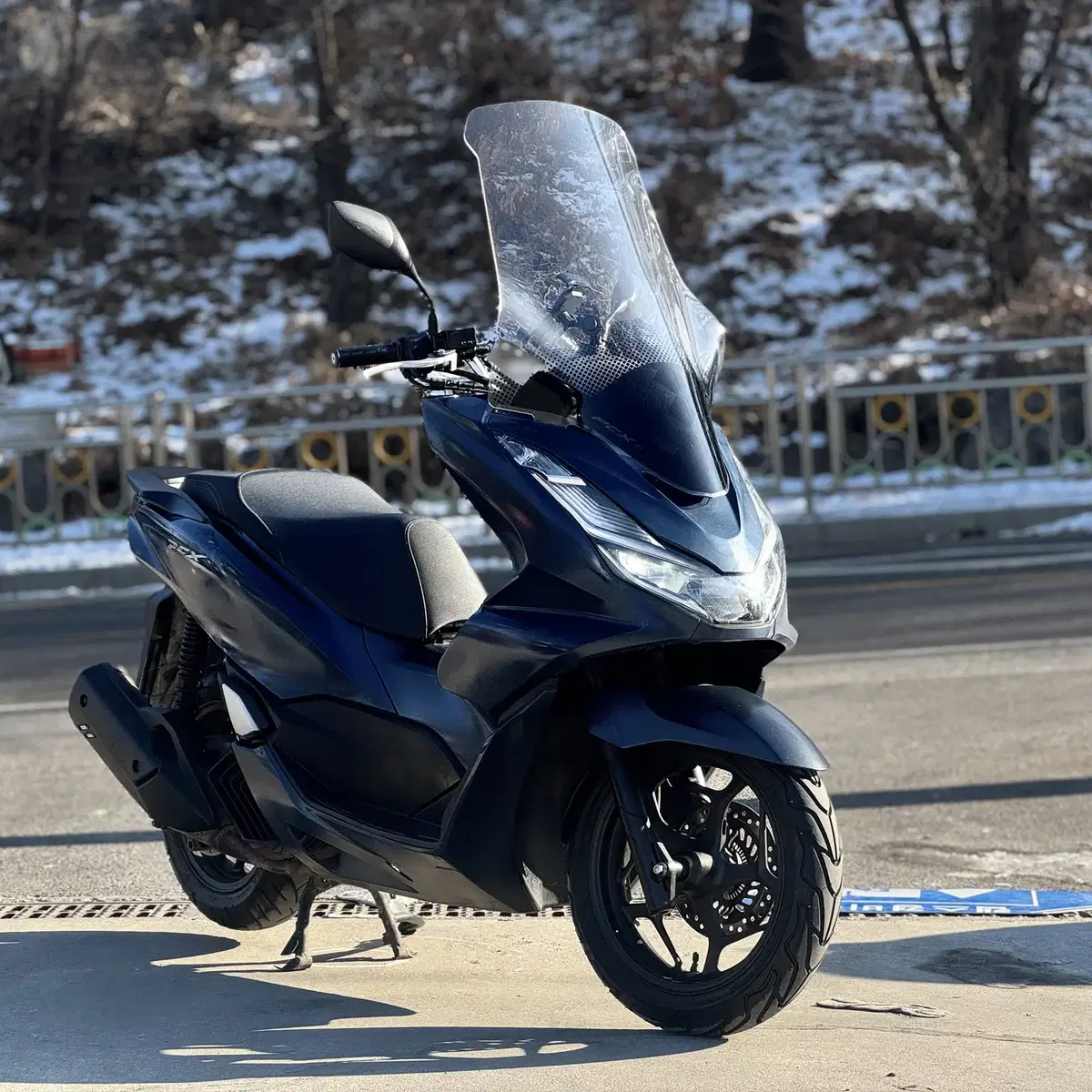 PCX125 23년식 ABS 모델 깔끔한 차량 판매합니다.