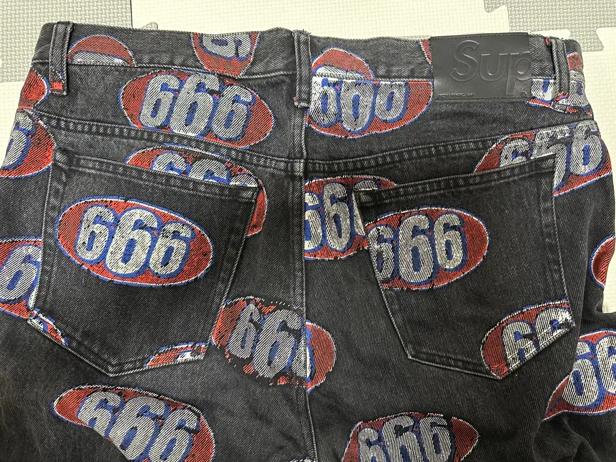 슈프림 666셋업