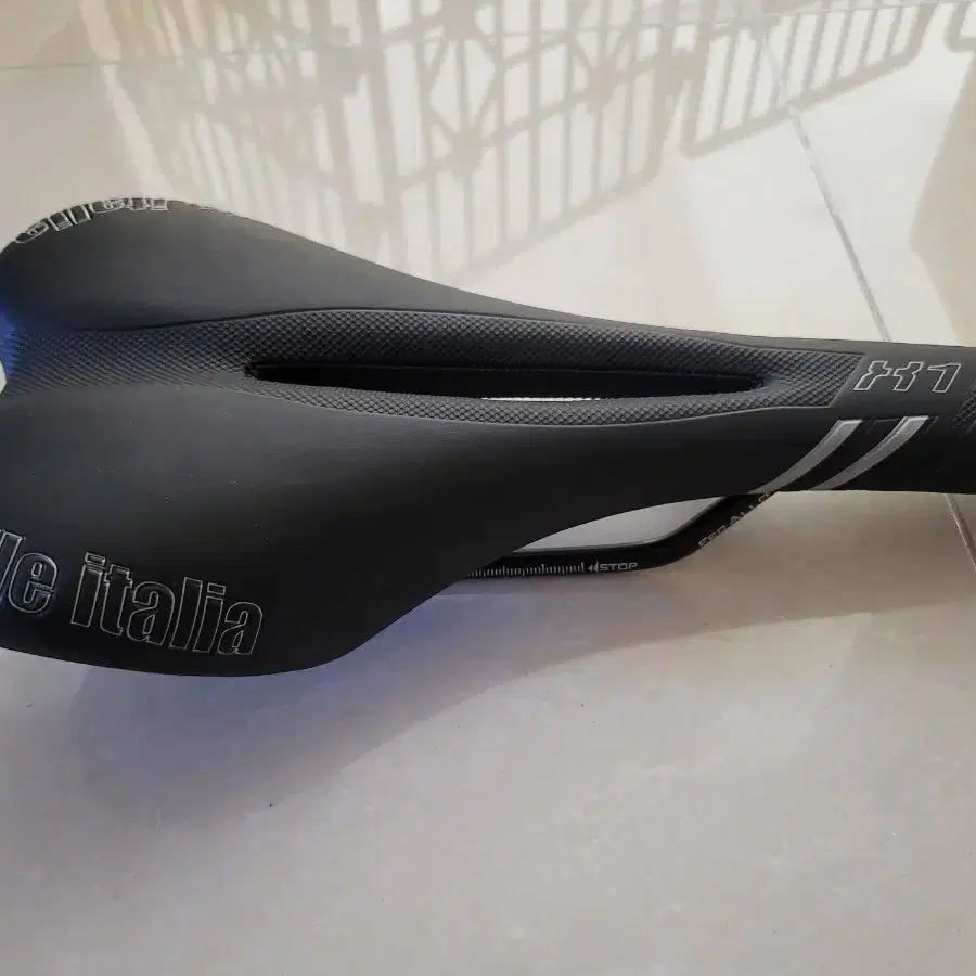 selle Italia x1 자전거안장 입니다.