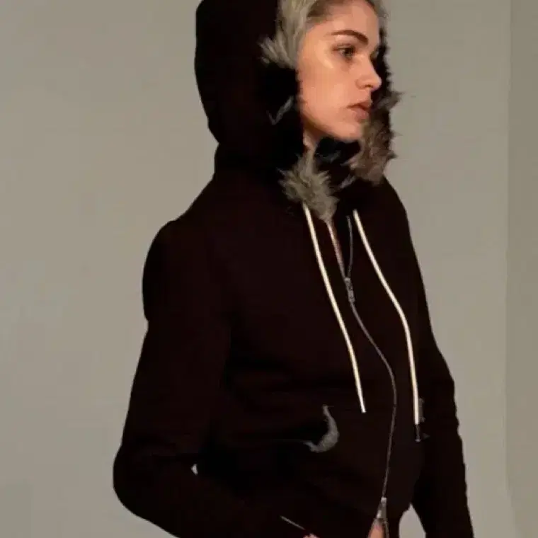 settle for moon Wolf fur hooded zip-up