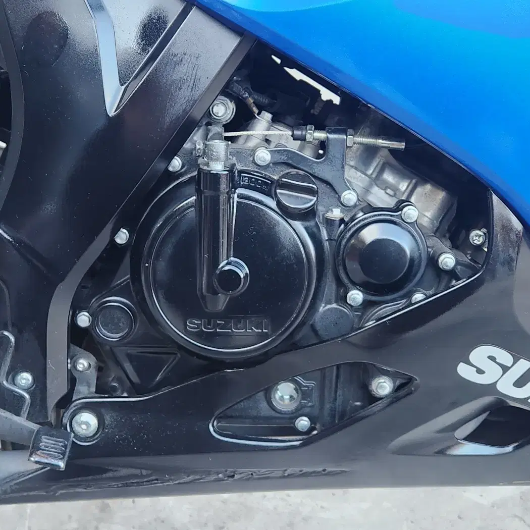 스즈키 GSX-R125 20년식 1만KM주행 엔진상급차량 급매합니다.