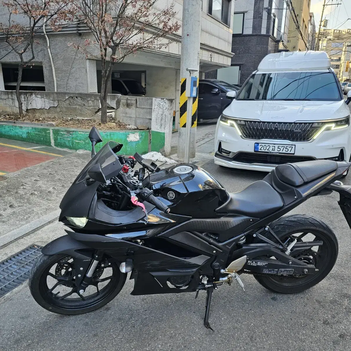 R3 20년식 10000km 430만원 싸게 판매합니다! (mt03