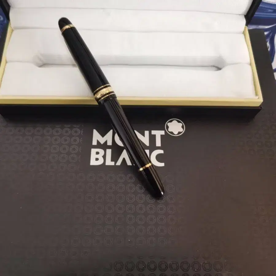 Montblanc 몽블랑 블랙골드 만년필 S