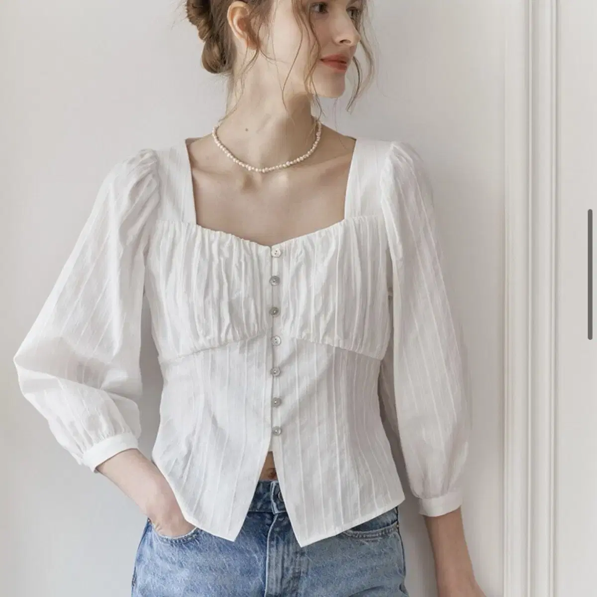 벰버_하트넥 블라우스 HEART NECK SHIRRING BLOUSE