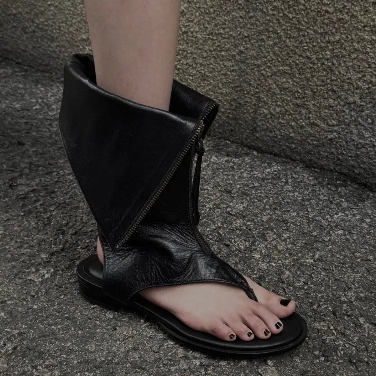 ECLIPSE SLEEK LEATHER FLIP FLOP BOOTS