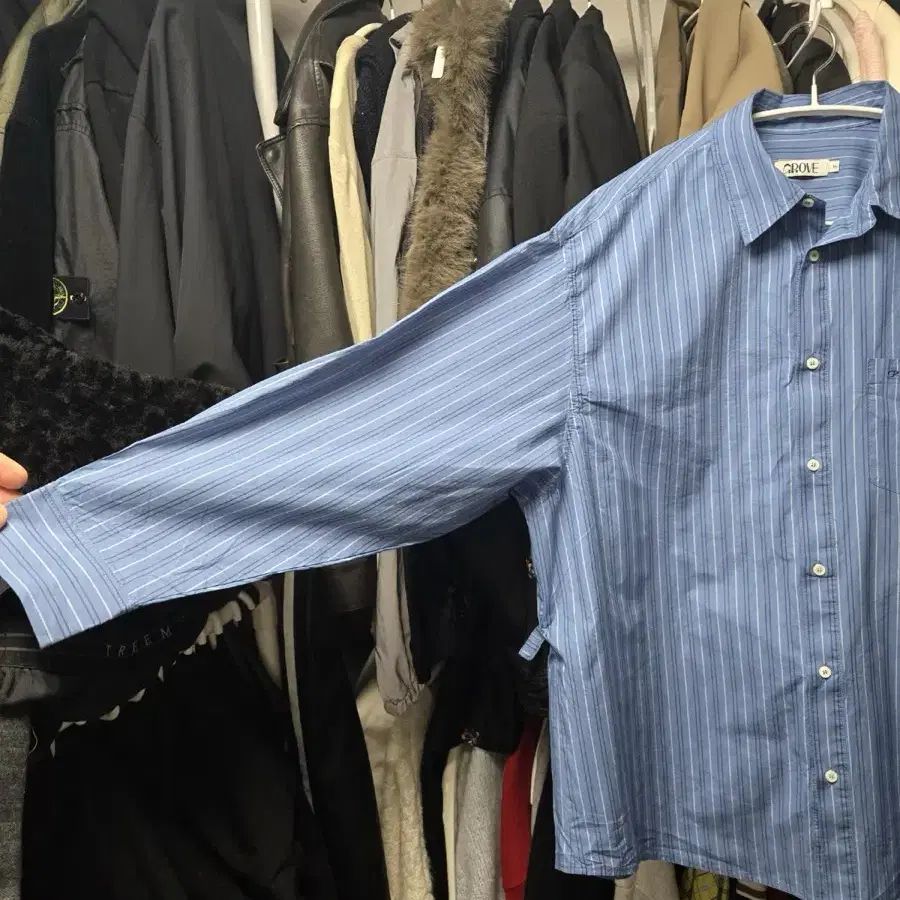 Grove blaine shirt (blue shirt)