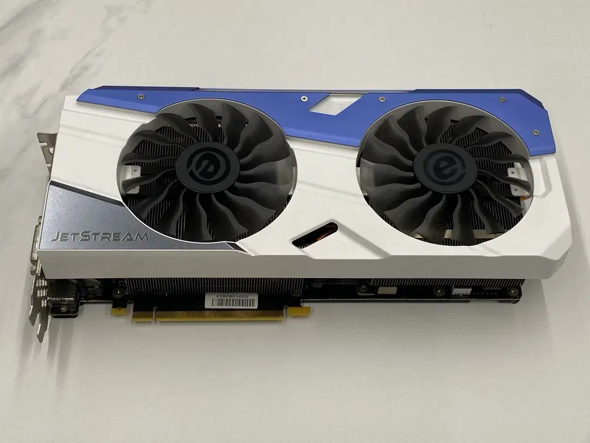 GeForce GTX 1080 8G EMTEK JetStream White (Personal)