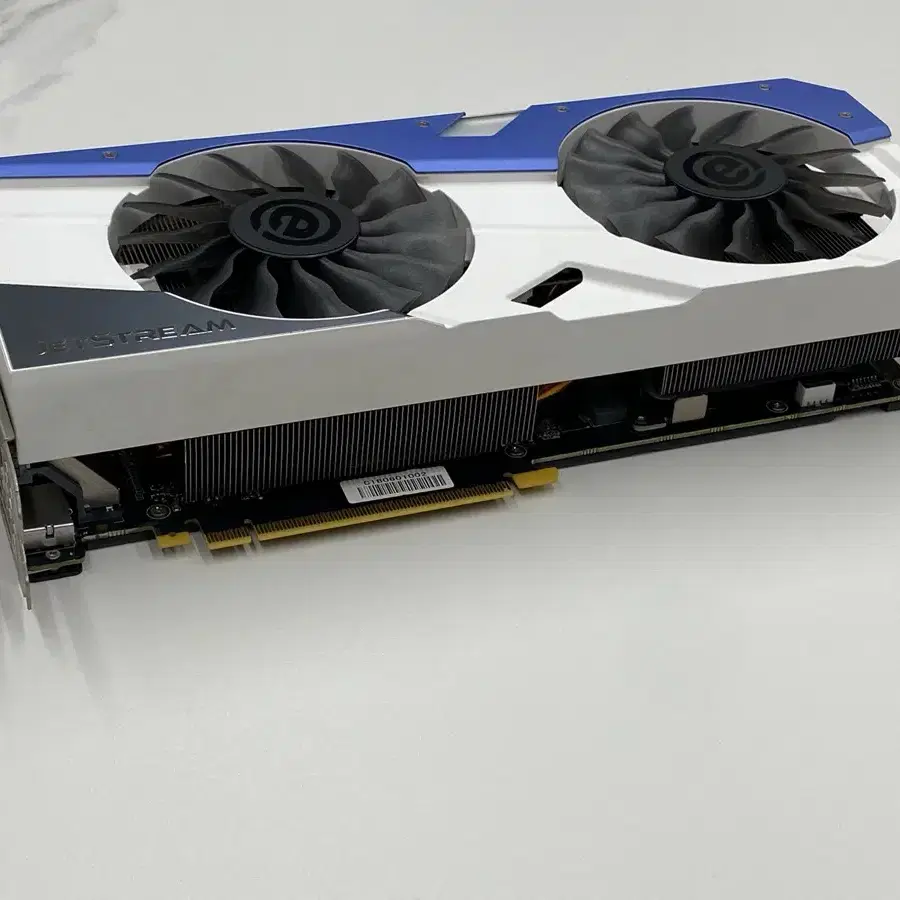 지포스 GTX 1080 8G 이엠텍 제트스트림 화이트 (개인)