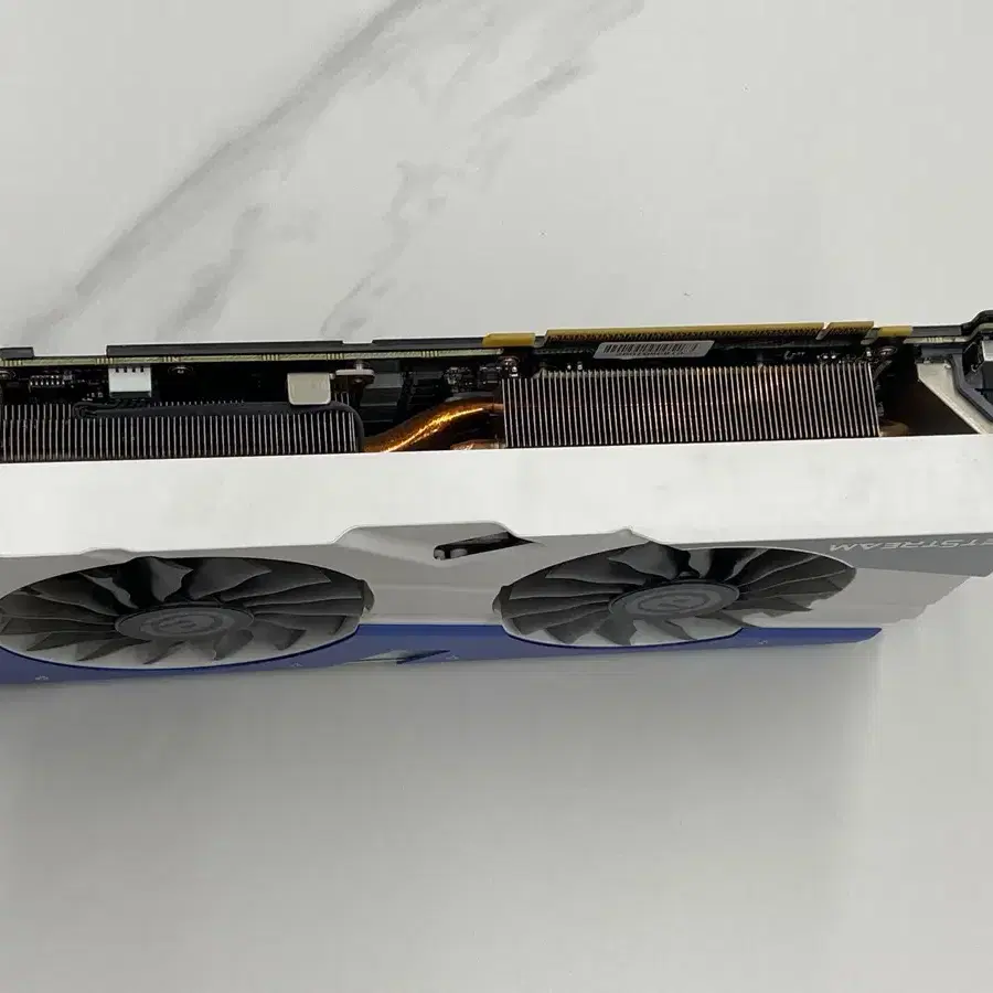 지포스 GTX 1080 8G 이엠텍 제트스트림 화이트 (개인)