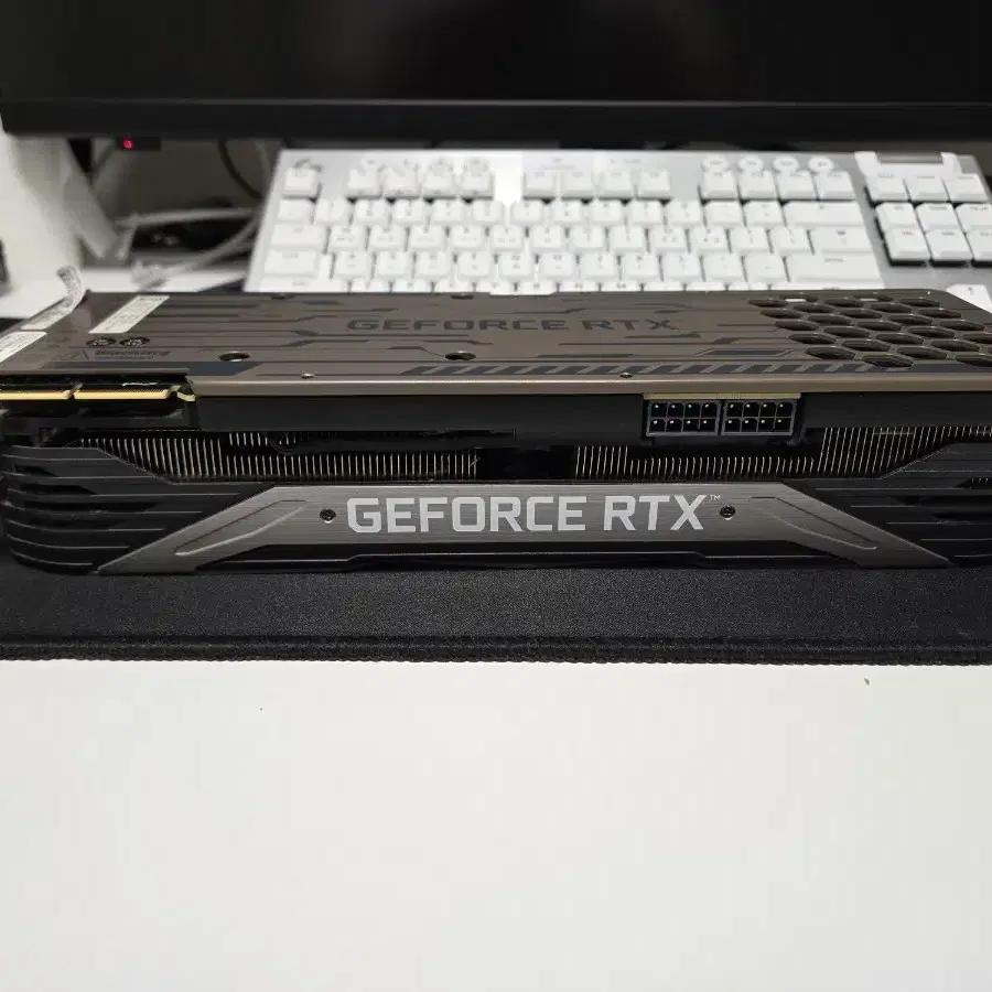 이엠텍 RTX 3090 블랙에디션