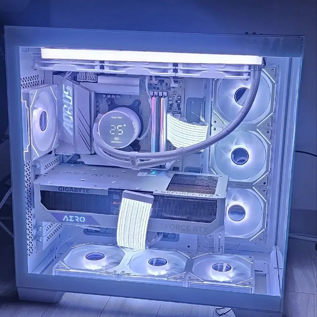 7800X3D RTX4090 감성pc