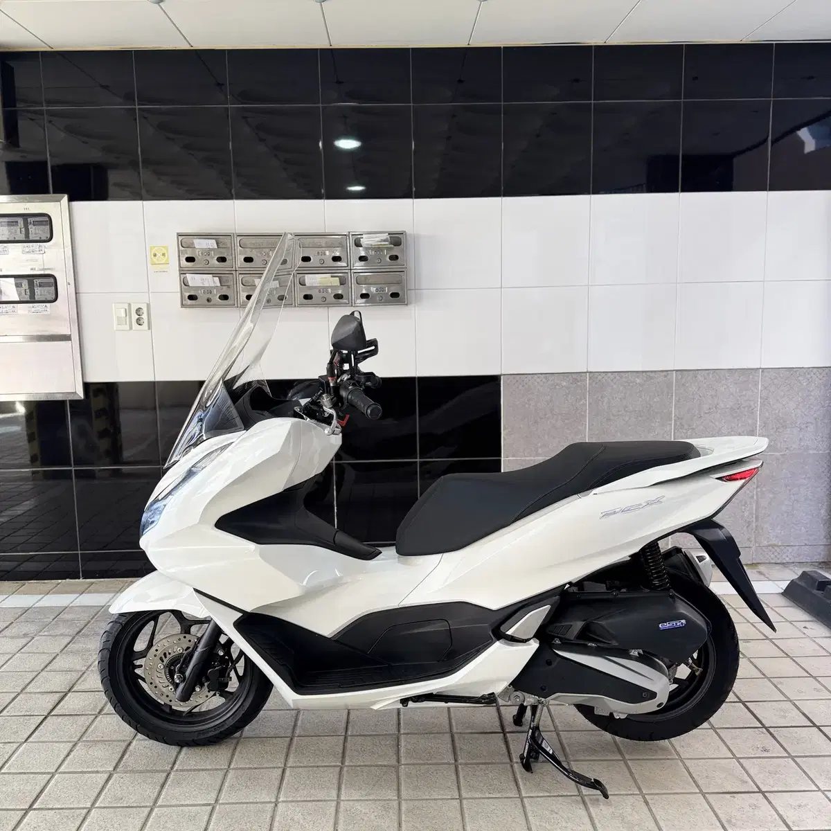 22년식 혼다PCX 125cc 300만원 신차급 스쿠터 오토바이 연비최고