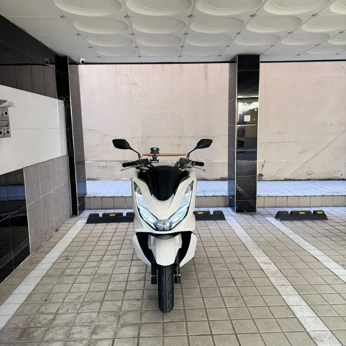 22년식 혼다PCX 125cc 300만원 신차급 스쿠터 오토바이 연비최고