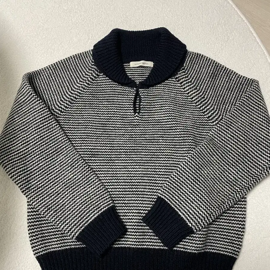 낫띵리튼 caron stripe jumper 니트