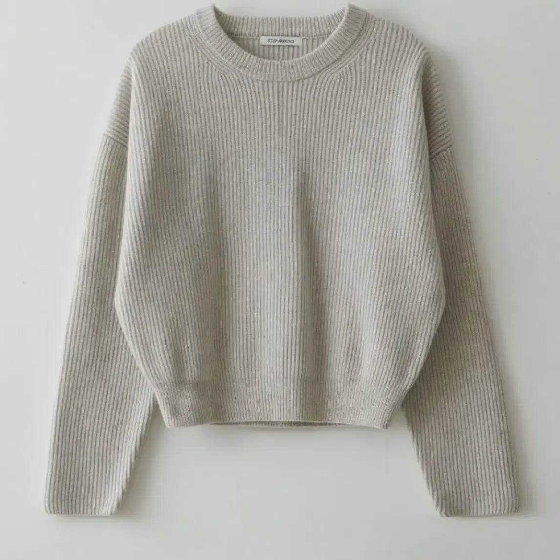 [스텝어라운드/니트] Cashmere drop round knit