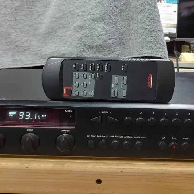 ADCOM GPT-450 튜너 내장 프리앰프