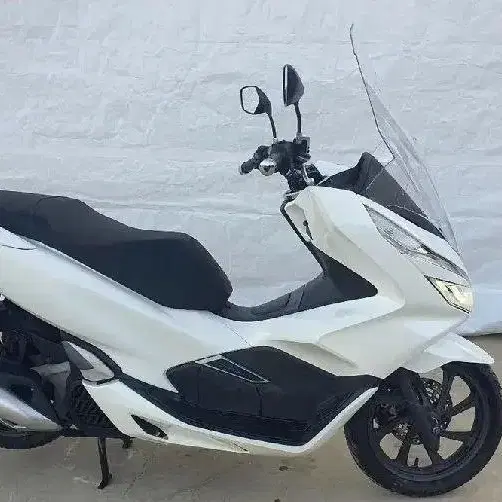 Pcx125 더뉴 2020년식 저렴하게 판매합니다.