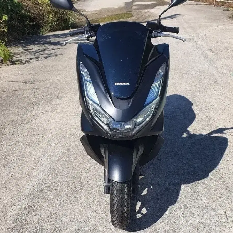 Pcx125 ABS 22년식 2만키로 판매합니다.