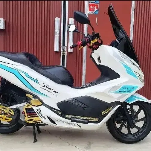 Pcx125 더 뉴 2019년식 2만키로 판매합니다