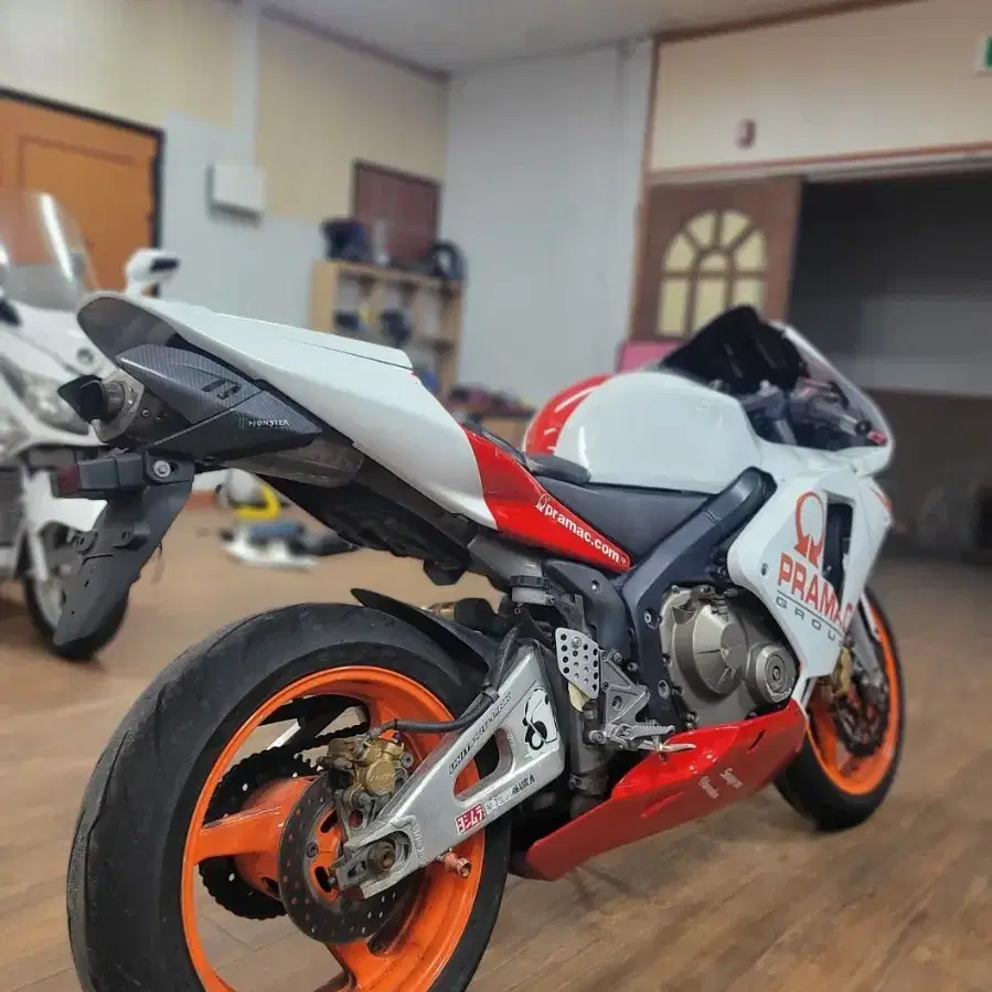 혼다)CBR600rr.요시무라(정품)구변완.풀베기 차량 판매합니다