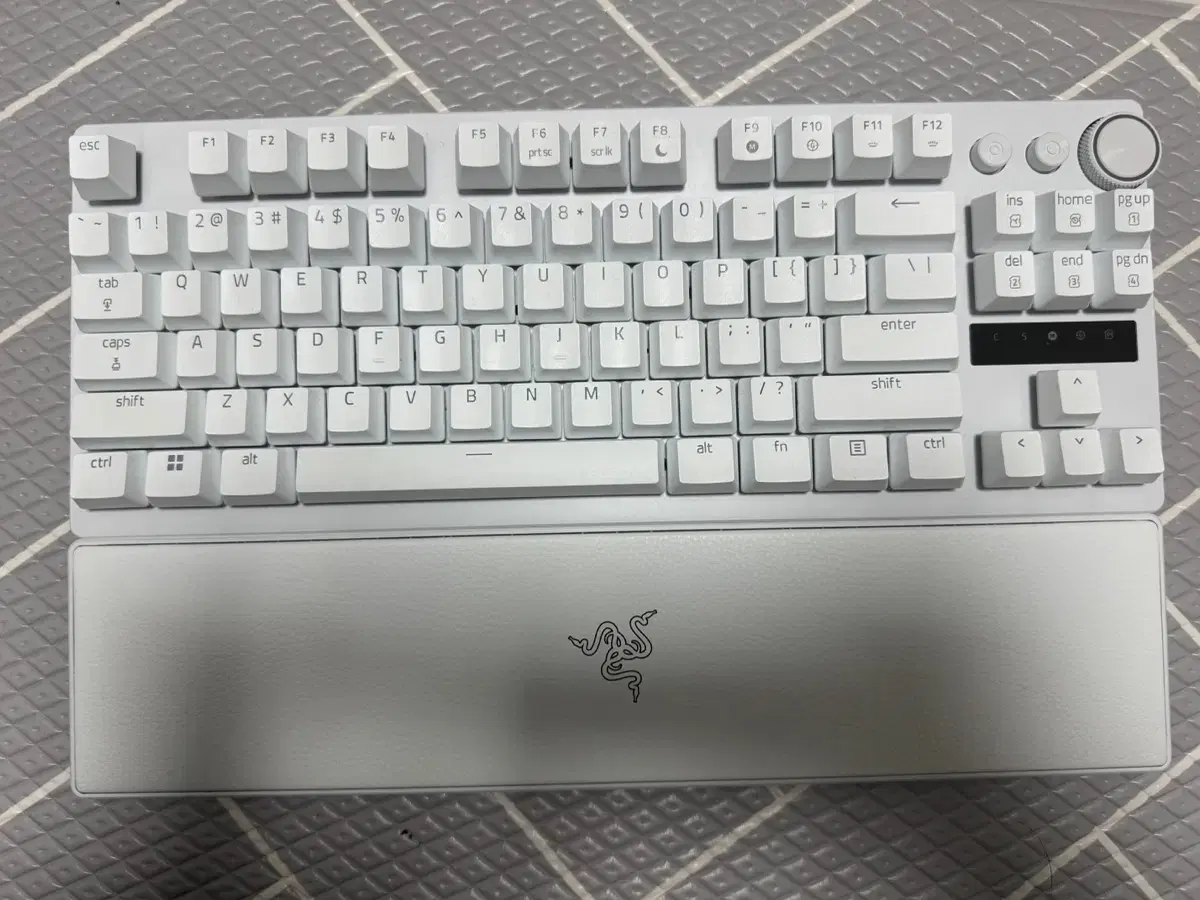 레이저 헌츠맨 v3 pro tkl