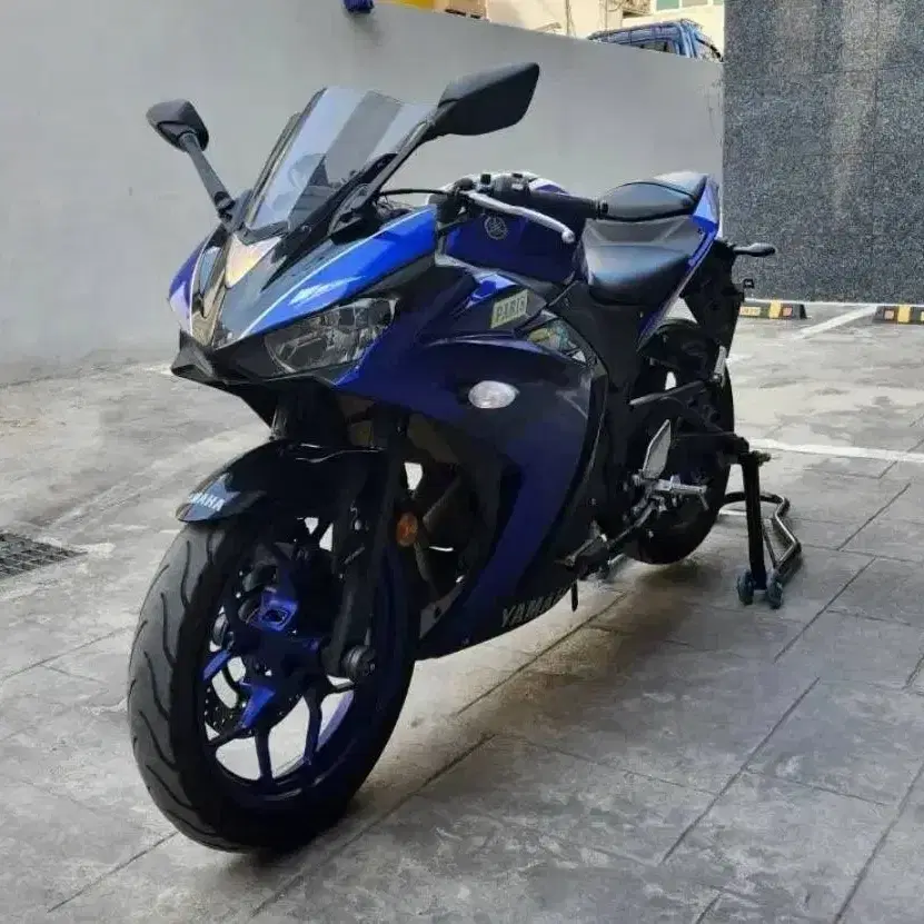 YZF-R3 18년식 관리잘된 깔끔한차량