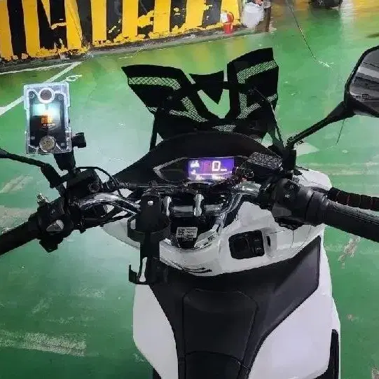 Pcx125 ABS 21년식 2만키로 배달세팅 판매합니다.