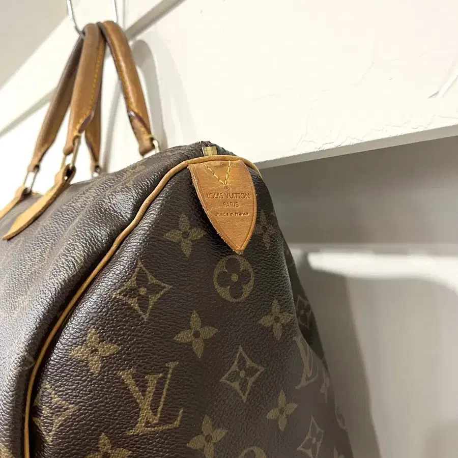 LOUIS VUITTON Monogram Speedy 30 Bag