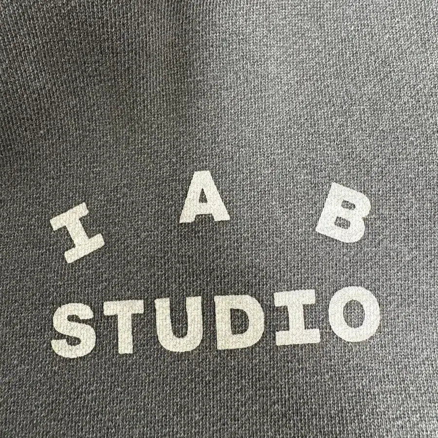 <L> IAB Studio 피그먼트 후드 블랙