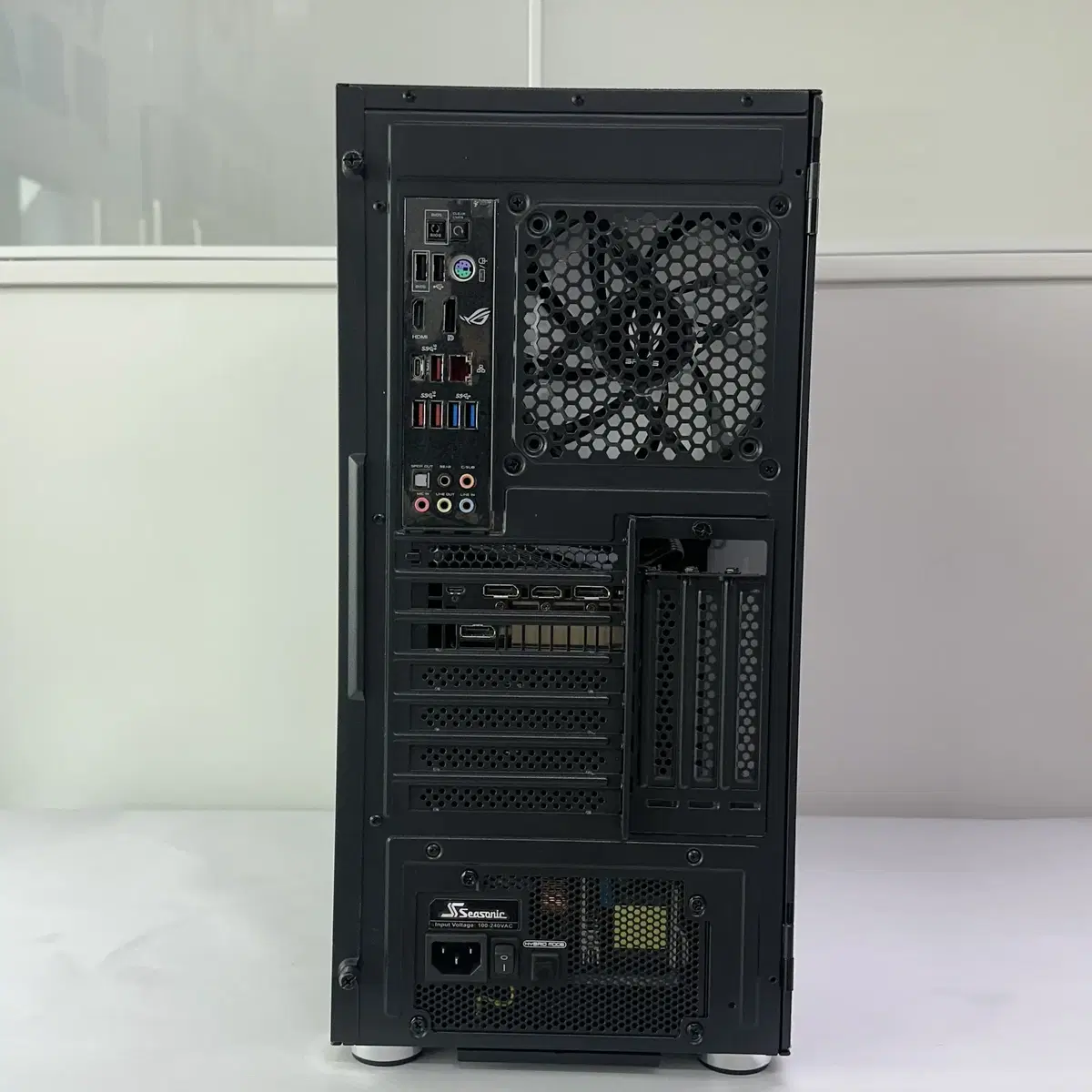 i9-9900k / 2080Ti 고사양 컴퓨터 한대남음