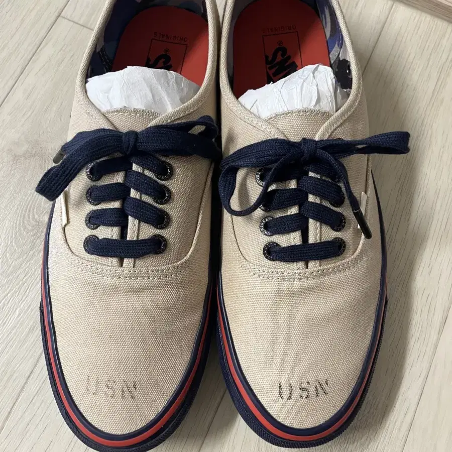 반스볼트X나이젤카본 어센틱 US10.5 285 vans vault