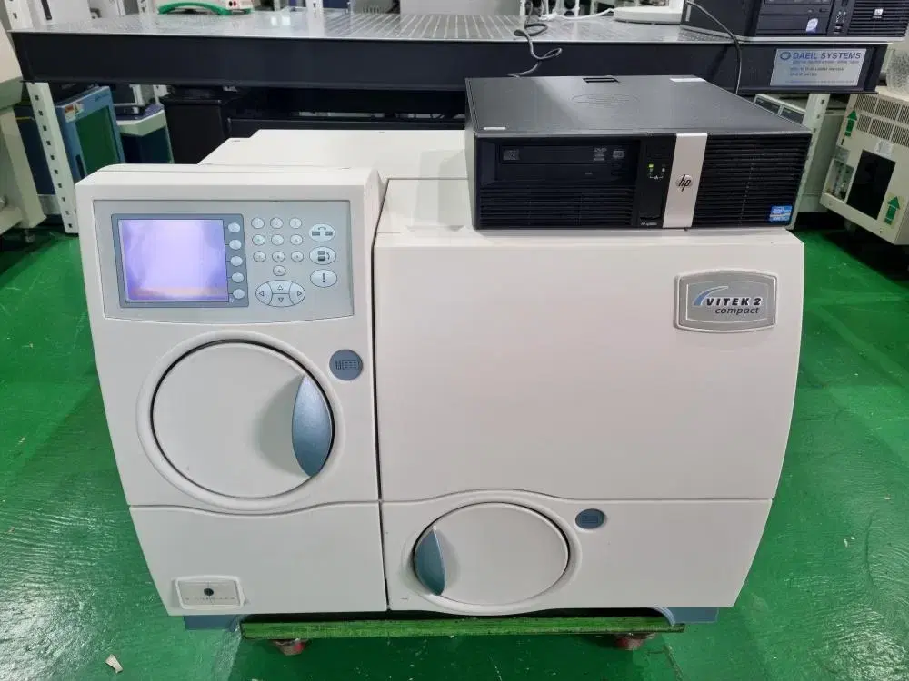 LAB Equipment VITEK 2 COMPACT 미생물 분석기