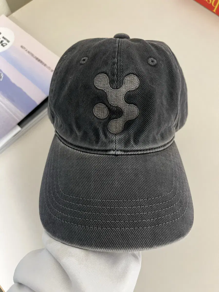 Vujade(vuja de) paraluna denim hat 모자